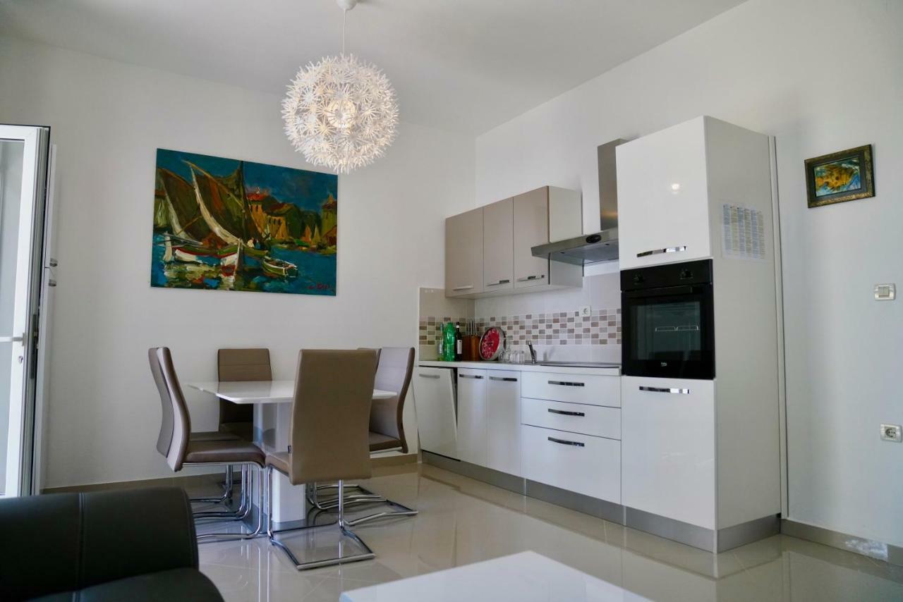Sesar Apartments Krk - No. 1 Iva Krk Town Exterior photo
