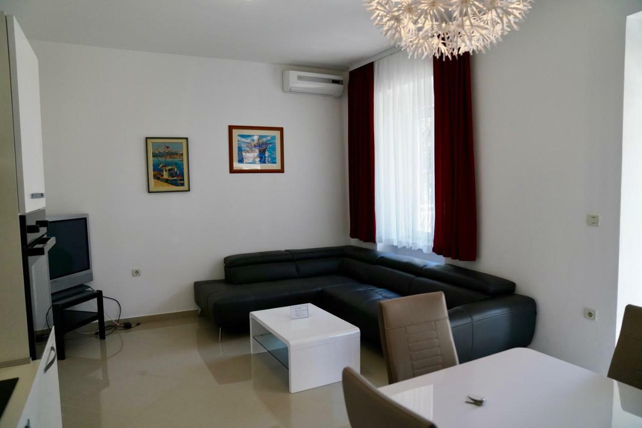 Sesar Apartments Krk - No. 1 Iva Krk Town Exterior photo